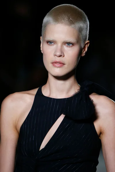 Look 77